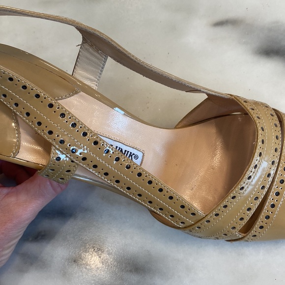 Manolo Blahnik patent leather heels - Picture 8 of 14